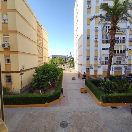 Apartamento Celia Севиля Екстериор снимка