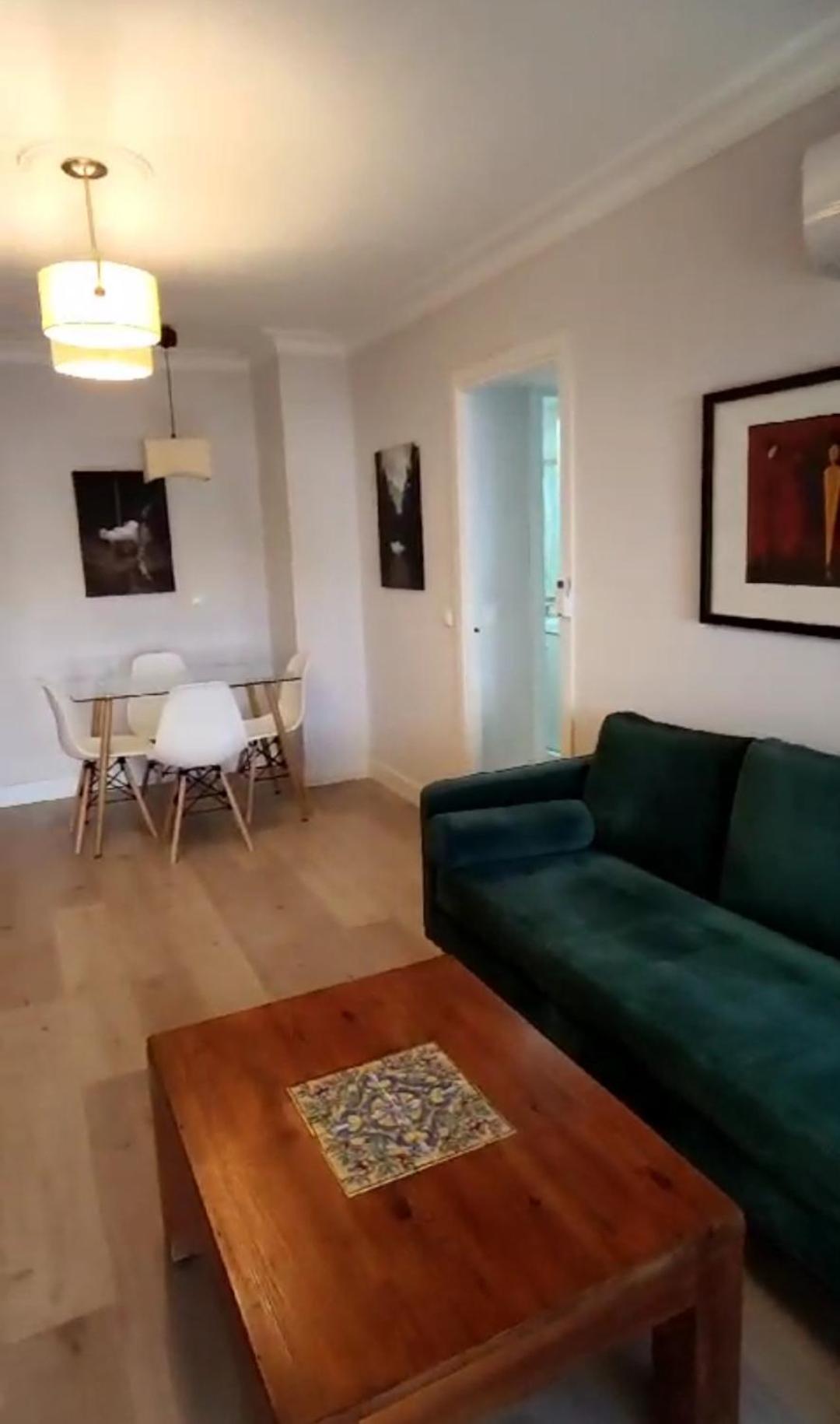 Apartamento Celia Севиля Екстериор снимка